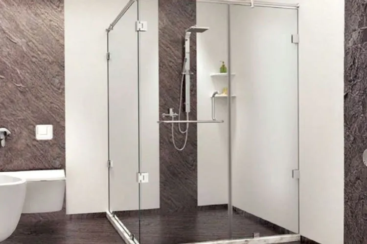 SHOWER ROOMS & SCREENS